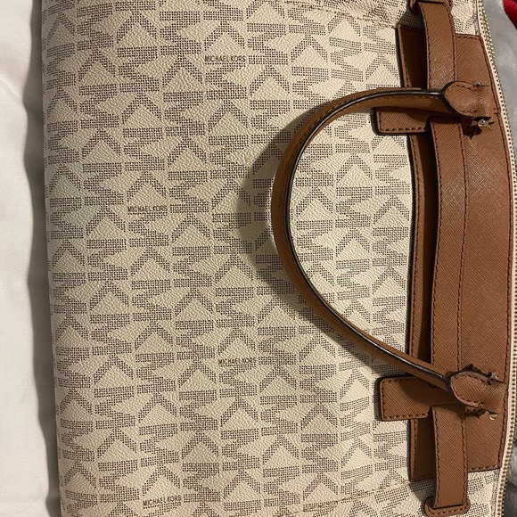 Michael Kors purse - Picture 6 of 7